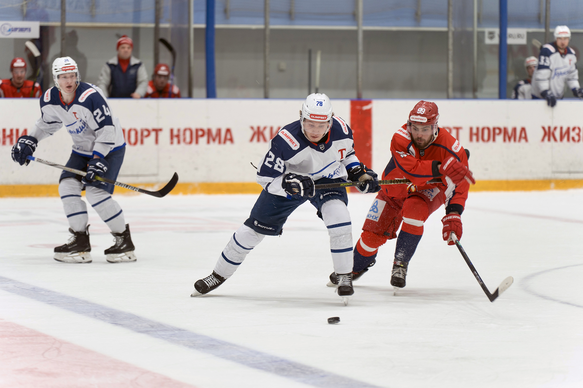 Трудности с реализацией моментов продолжаются